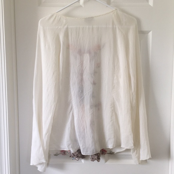 Ivory floral button up blouse - Picture 2 of 6